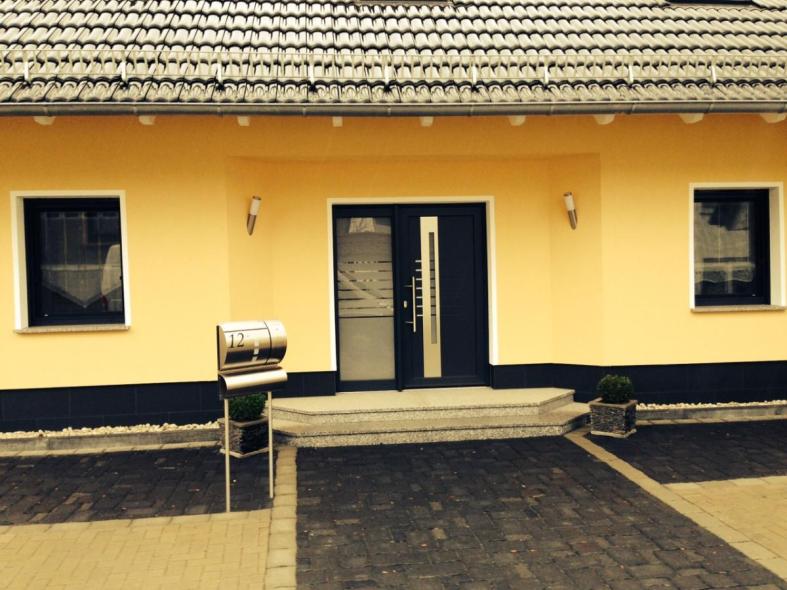Fenster und Haustür mit Seitenteil Aschersleben