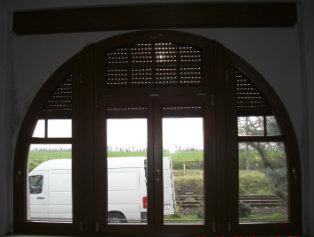 Kunststoff-Fenster in Rundbogenoptik Innenansicht